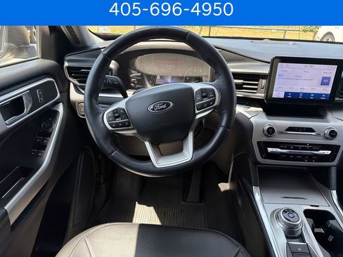 Used 2022 Ford Explorer XLT w/ Equipment Group 202A AWD/4WD image 16