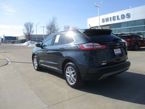 Used 2024 Ford Edge SEL w/ Convenience Package image 4