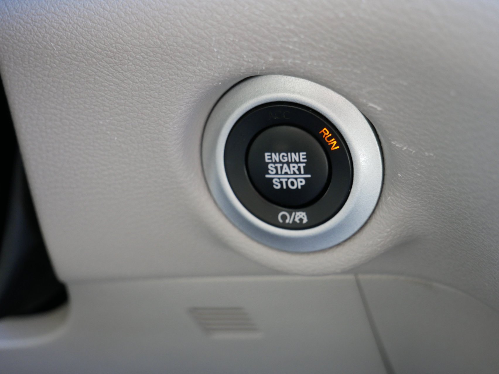 Used 2024 Chrysler Pacifica Touring-L FWD image 28