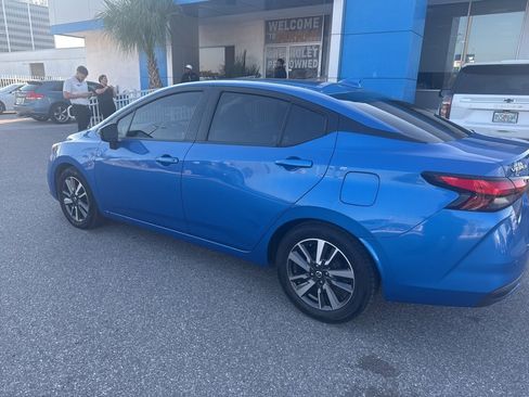 Used 2021 Nissan Versa SV image 4
