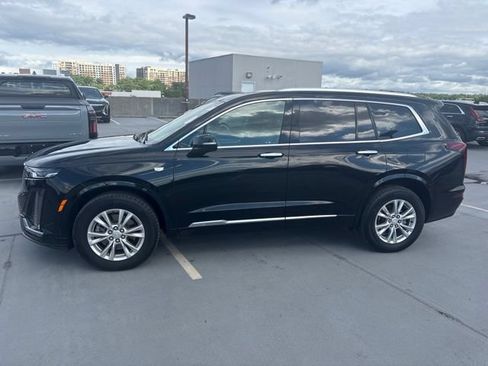 Used 2024 Cadillac XT6 Luxury AWD/4WD image 2