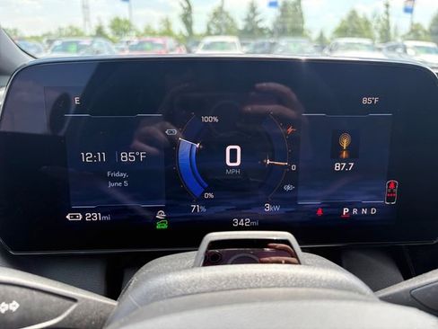 Used 2024 Chevrolet Equinox EV RS FWD image 28
