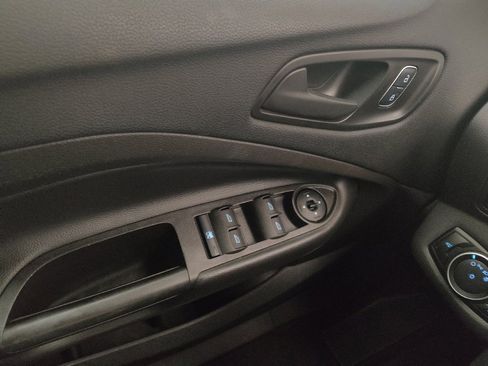 Used 2017 Ford Escape S FWD image 27