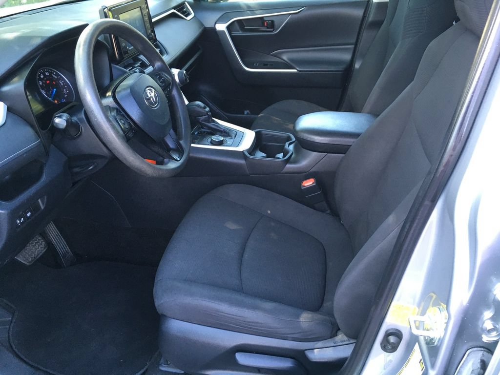 Used 2019 Toyota RAV4 LE w/ Carpet Mat Package AWD/4WD image 21