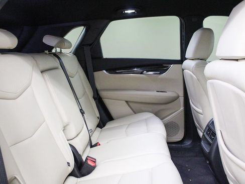 Used 2019 Cadillac XT5 FWD image 27