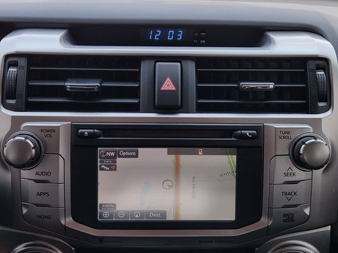 Used 2016 Toyota 4Runner SR5 AWD/4WD image 18