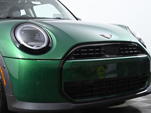 Used 2025 MINI Cooper 2-Door Hardtop image 5