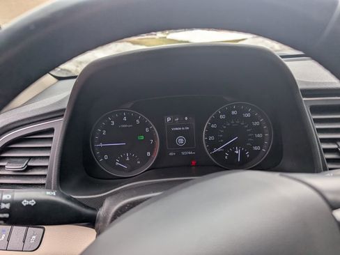 Used 2017 Hyundai Elantra Limited image 19