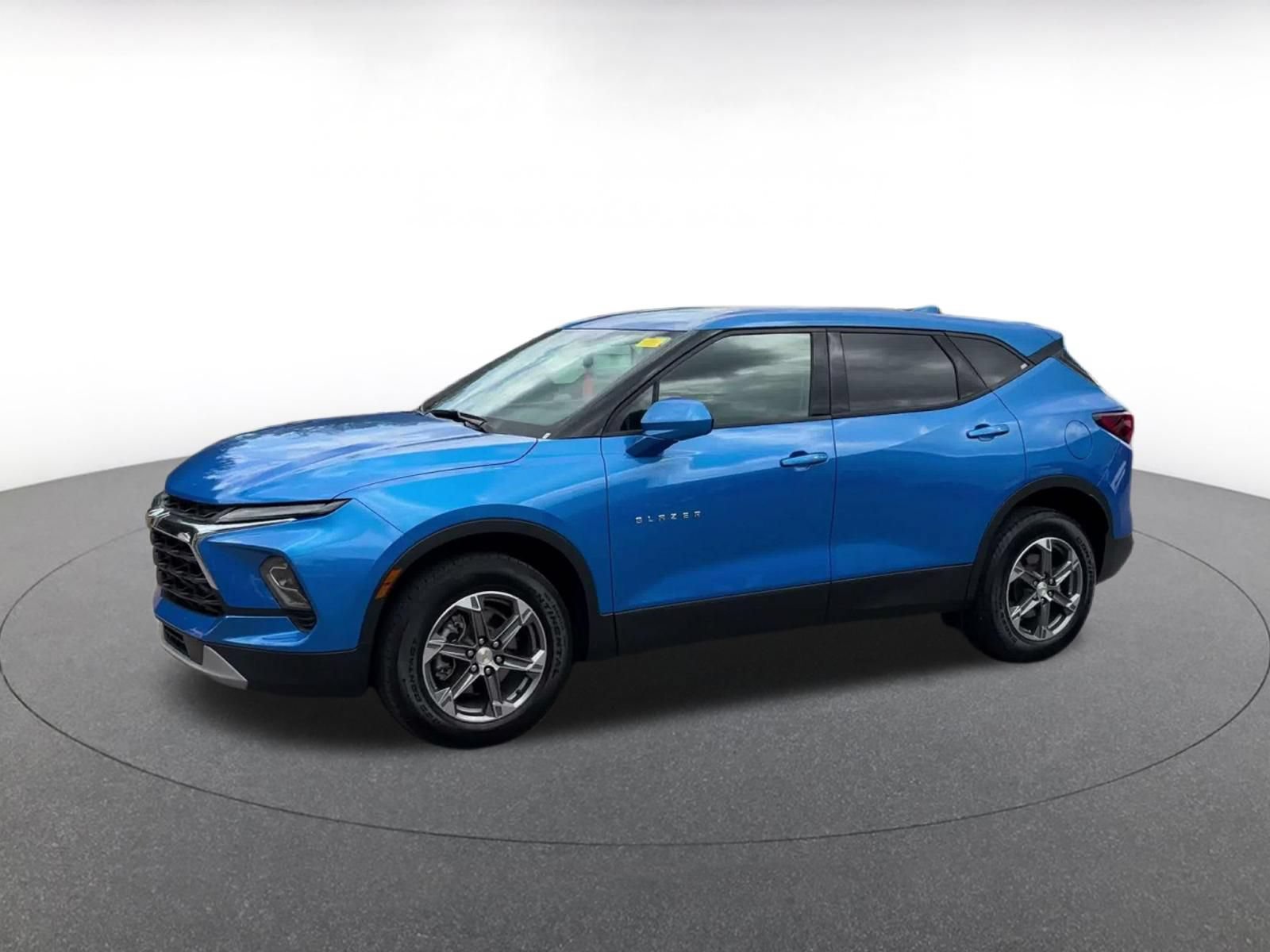 Used 2026 Chevrolet Blazer LT FWD image 6