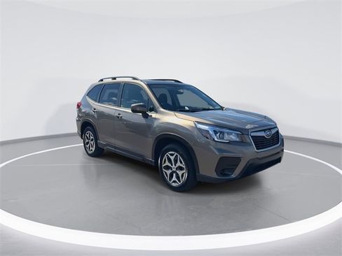 Used 2020 Subaru Forester Premium image 2
