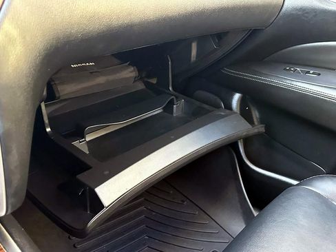 Used 2019 Nissan Pathfinder Platinum image 34