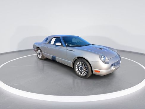 Used 2004 Ford Thunderbird image 2