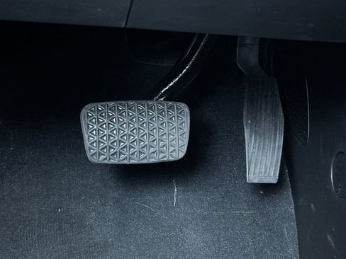 Used 2026 Chevrolet Equinox RS w/ LPO, Floor Liner Package FWD image 42