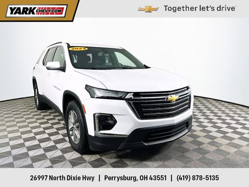 Certified 2024 Chevrolet Traverse LT image 1