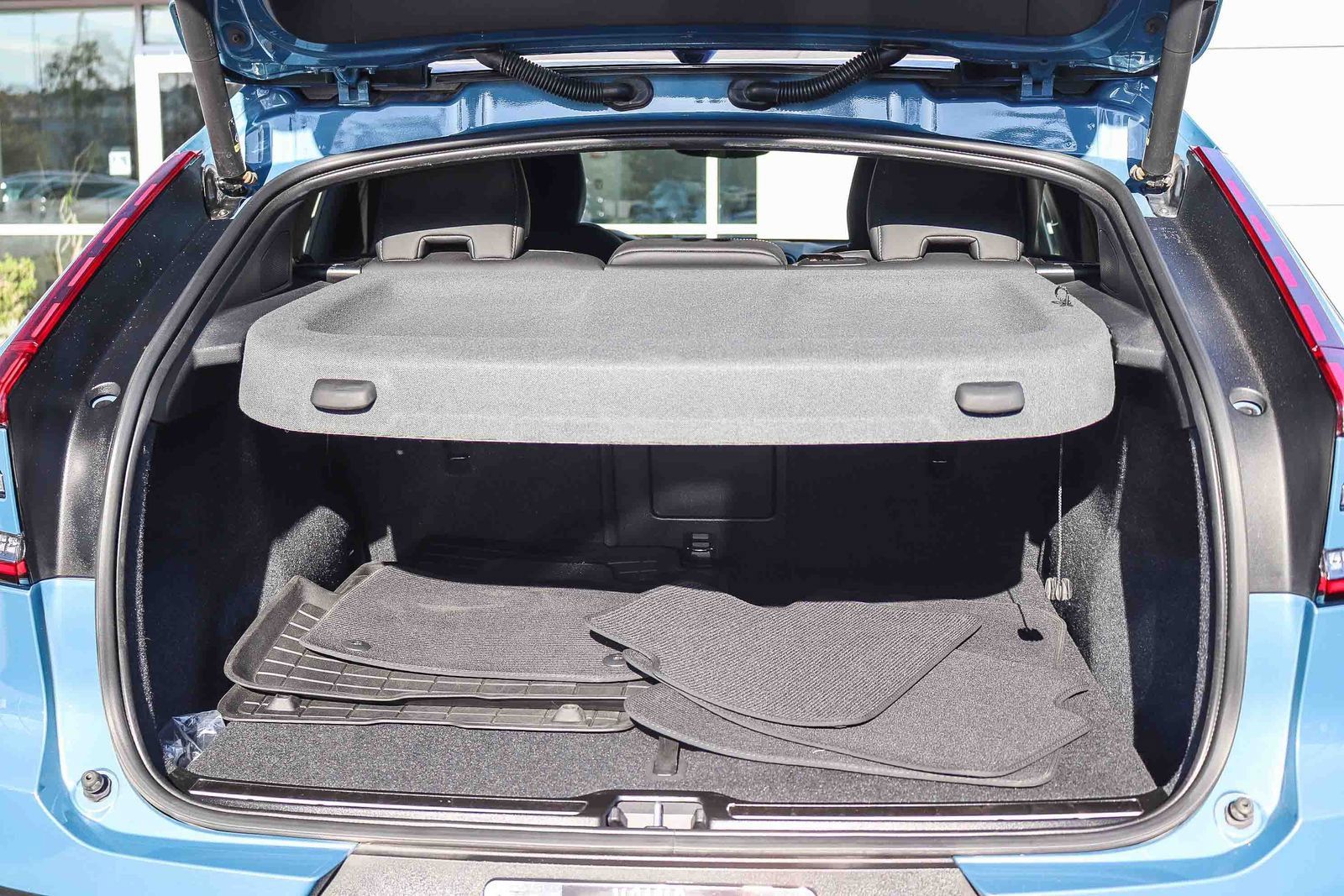 Used 2023 Volvo C40 P8 Recharge Ultimate w/ Protection Package Premier AWD/4WD image 30
