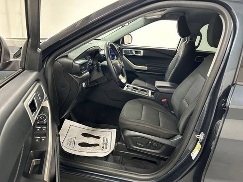 Used 2022 Ford Explorer XLT w/ Class IV Trailer Tow Package AWD/4WD image 9