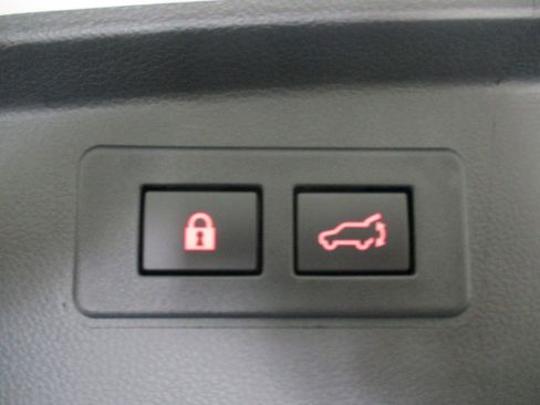Used 2025 Subaru Outback Premium AWD/4WD image 14