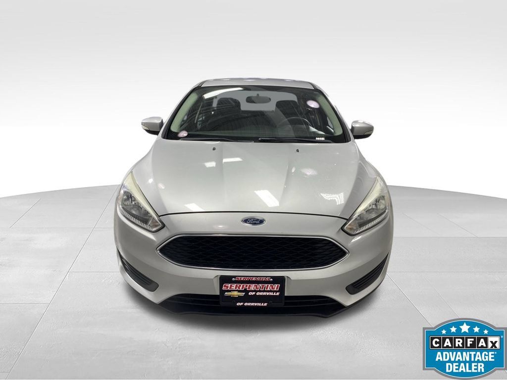 Used 2016 Ford Focus SE w/ SE Power Seat Package FWD image 2