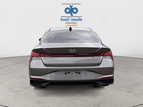 Used 2022 Hyundai Elantra SEL w/ Convenience Package FWD image 4