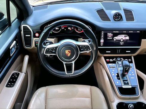 Used 2020 Porsche Cayenne image 5