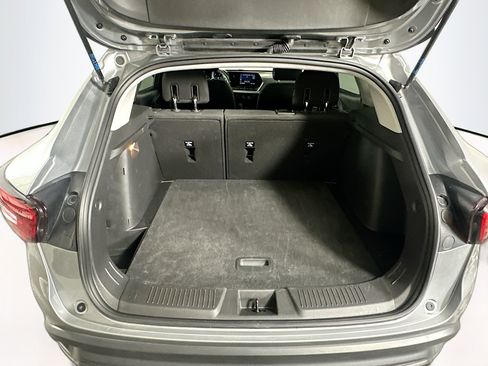 Used 2025 Chevrolet Trax LS image 27