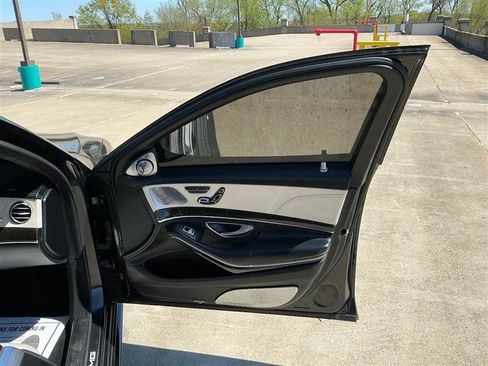 Used 2015 Mercedes-Benz S 63 AMG 4MATIC Sedan image 35