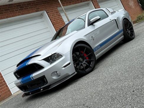 Used 2014 Ford Mustang Shelby GT500 w/ Equipment Group 821A RWD image 3
