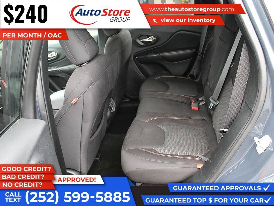Used 2017 Jeep Cherokee 75th Anniversary FWD image 10