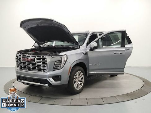 Used 2025 GMC Yukon Denali AWD/4WD image 12