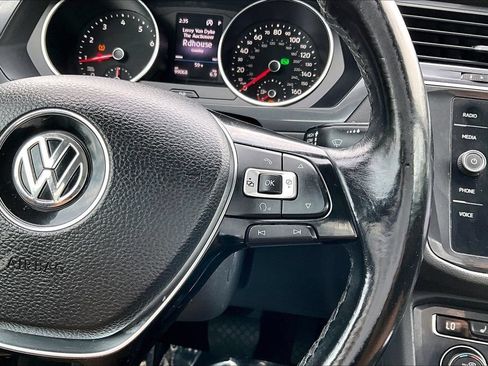 Used 2018 Volkswagen Tiguan SE w/ Panoramic Sunroof Package AWD/4WD image 22