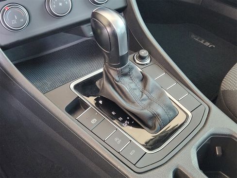 Used 2020 Volkswagen Jetta S image 19