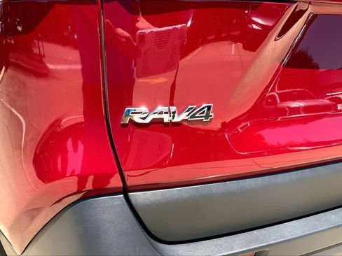 Used 2024 Toyota RAV4 XLE Premium FWD image 33