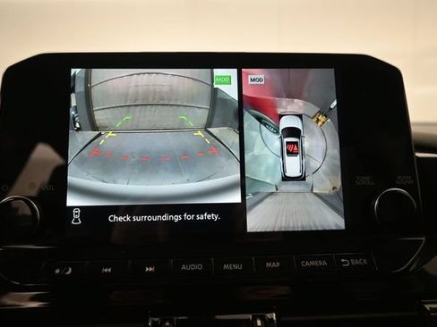 Used 2023 Nissan Pathfinder SL AWD/4WD image 18