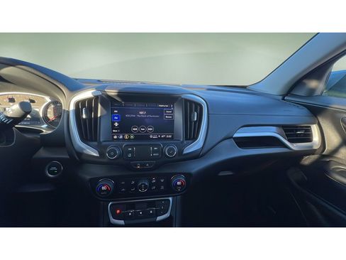 Certified 2024 GMC Terrain SLT w/ Infotainment Package II image 17