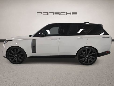 Used 2025 Land Rover Range Rover SV AWD/4WD image 2