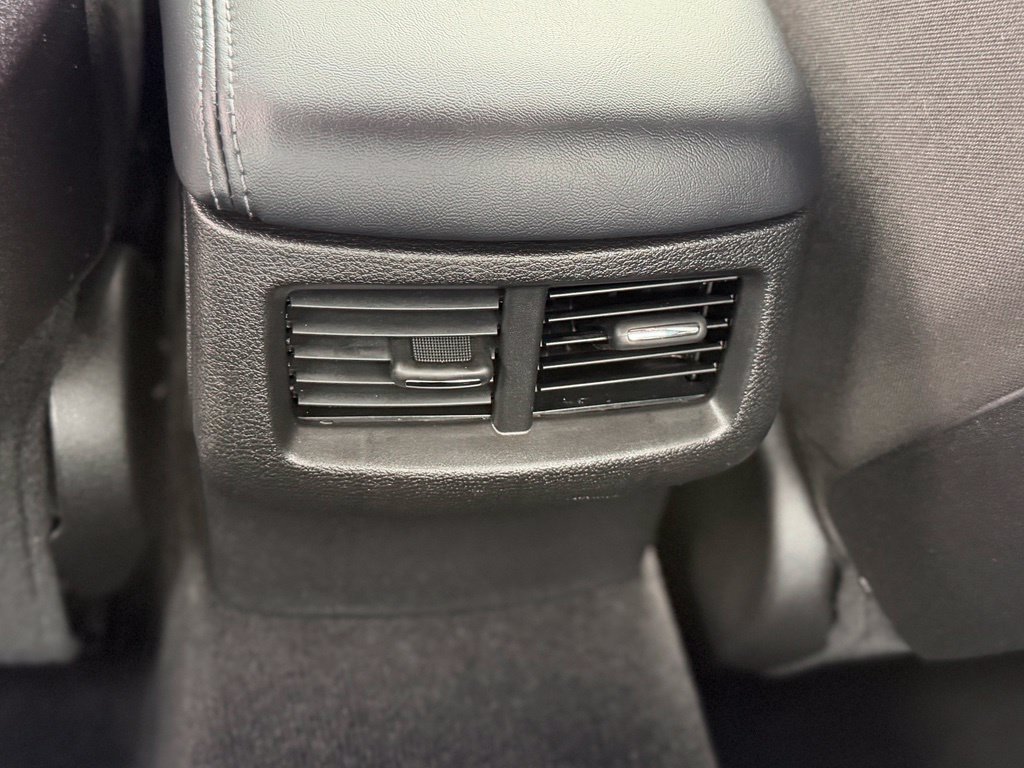 Used 2022 Dodge Challenger R/T RWD image 7