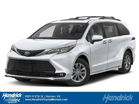 New 2026 Toyota Sienna XLE image 1