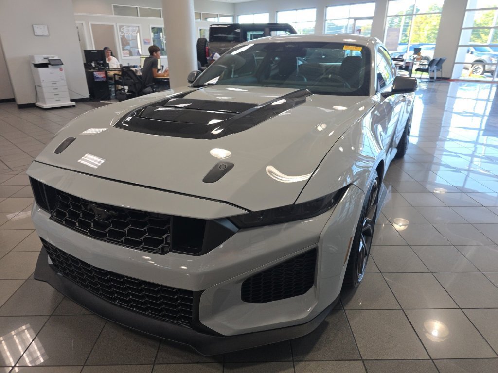 Used 2026 Ford Mustang Dark Horse SC RWD image 4