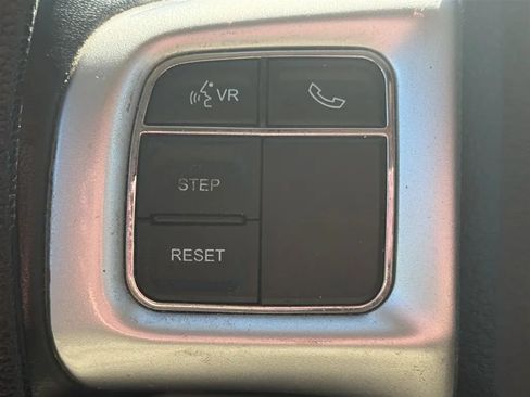 Used 2016 Dodge Grand Caravan SXT w/ UConnect Hands-Free Group FWD image 11