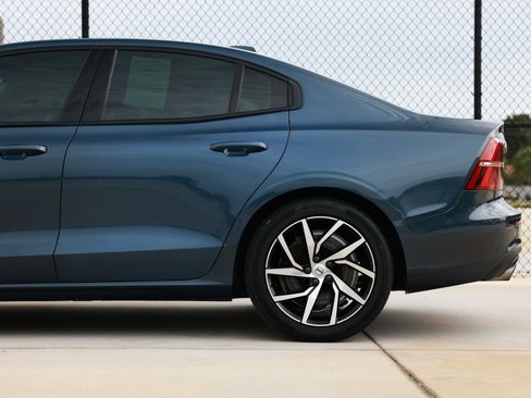 Used 2020 Volvo S60 T6 Momentum w/ Protection Package AWD/4WD image 31