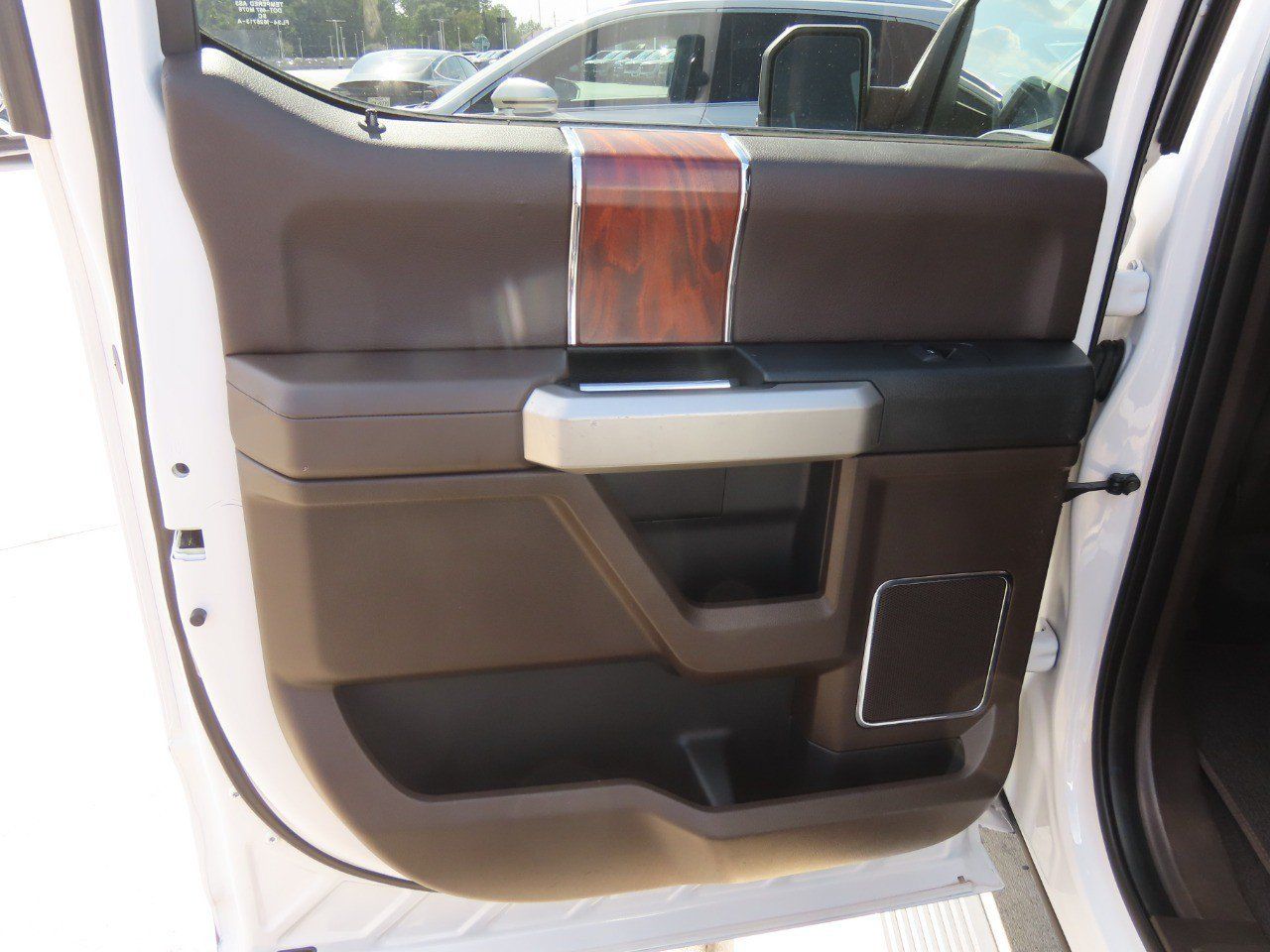 Used 2015 Ford F150 King Ranch w/ Equipment Group 601A Luxury AWD/4WD image 15