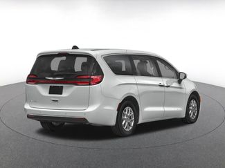 Used 2023 Chrysler Pacifica Touring-L FWD video 2