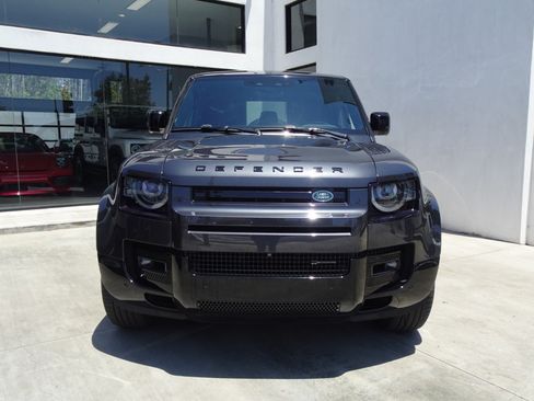 Used 2023 Land Rover Defender 110 X-Dynamic SE AWD/4WD image 2