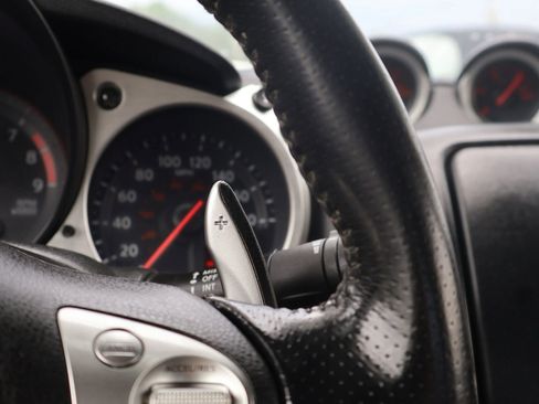 Used 2013 Nissan 370Z Roadster image 28