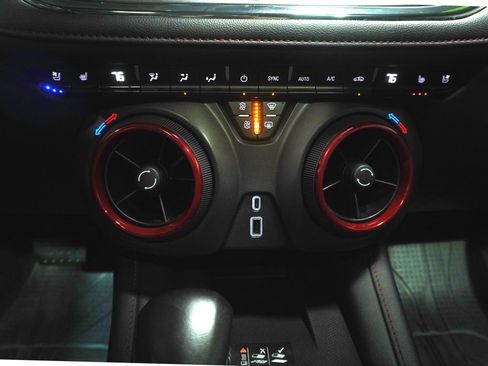Used 2020 Chevrolet Blazer RS AWD/4WD image 22