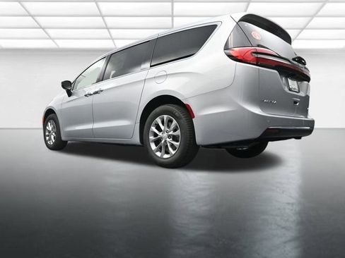 New 2026 Chrysler Pacifica Select image 22