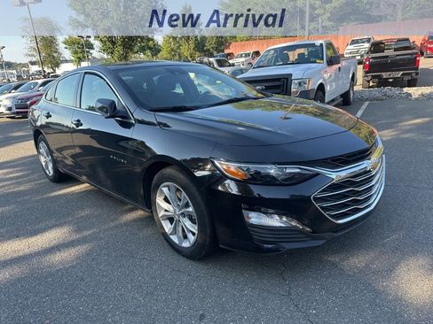 Used 2024 Chevrolet Malibu LT image 2