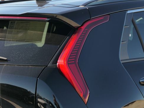 New 2025 Kia Niro Wave w/ Wave Preserve Package image 4