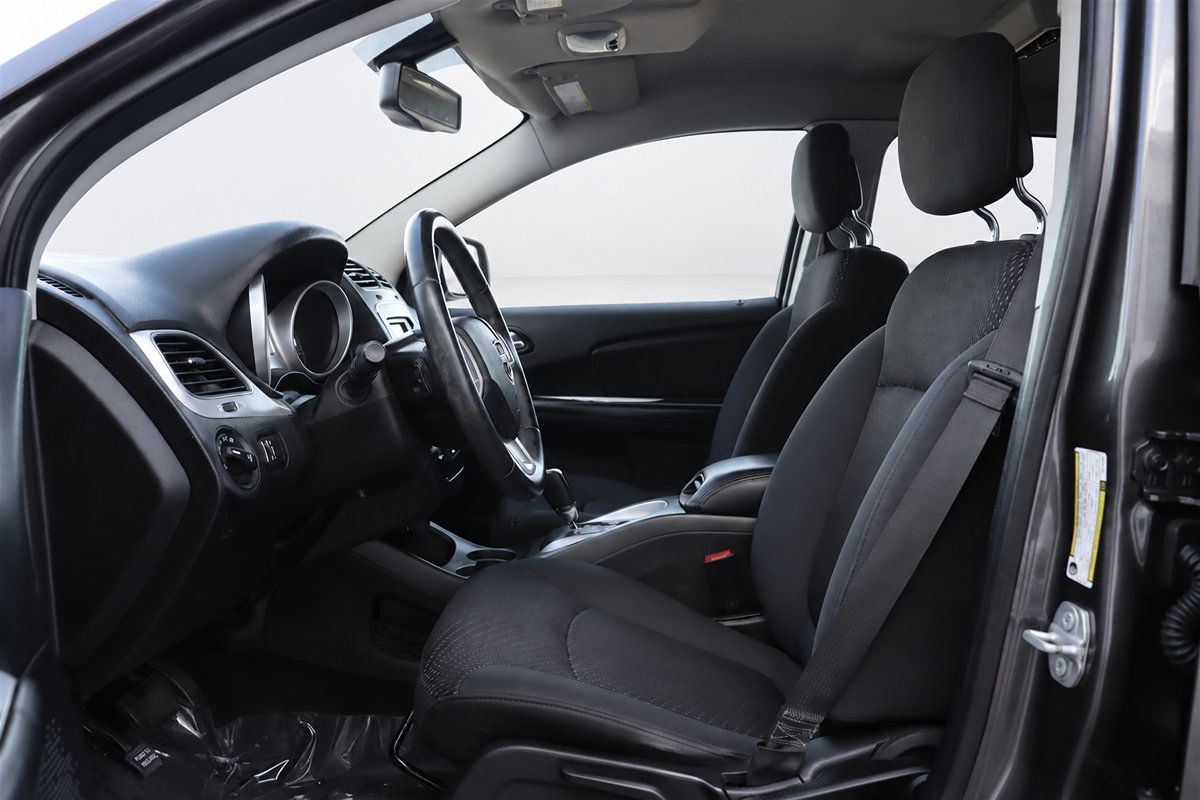 Used 2017 Dodge Journey SXT FWD image 27