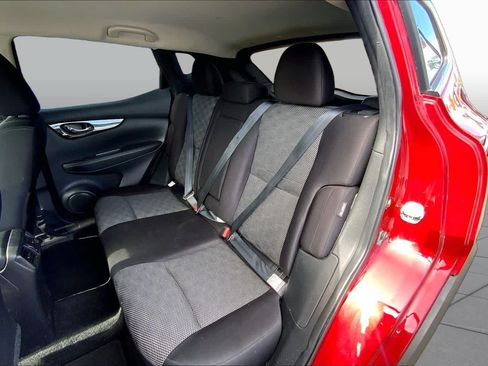Used 2022 Nissan Rogue Sport SV FWD image 20
